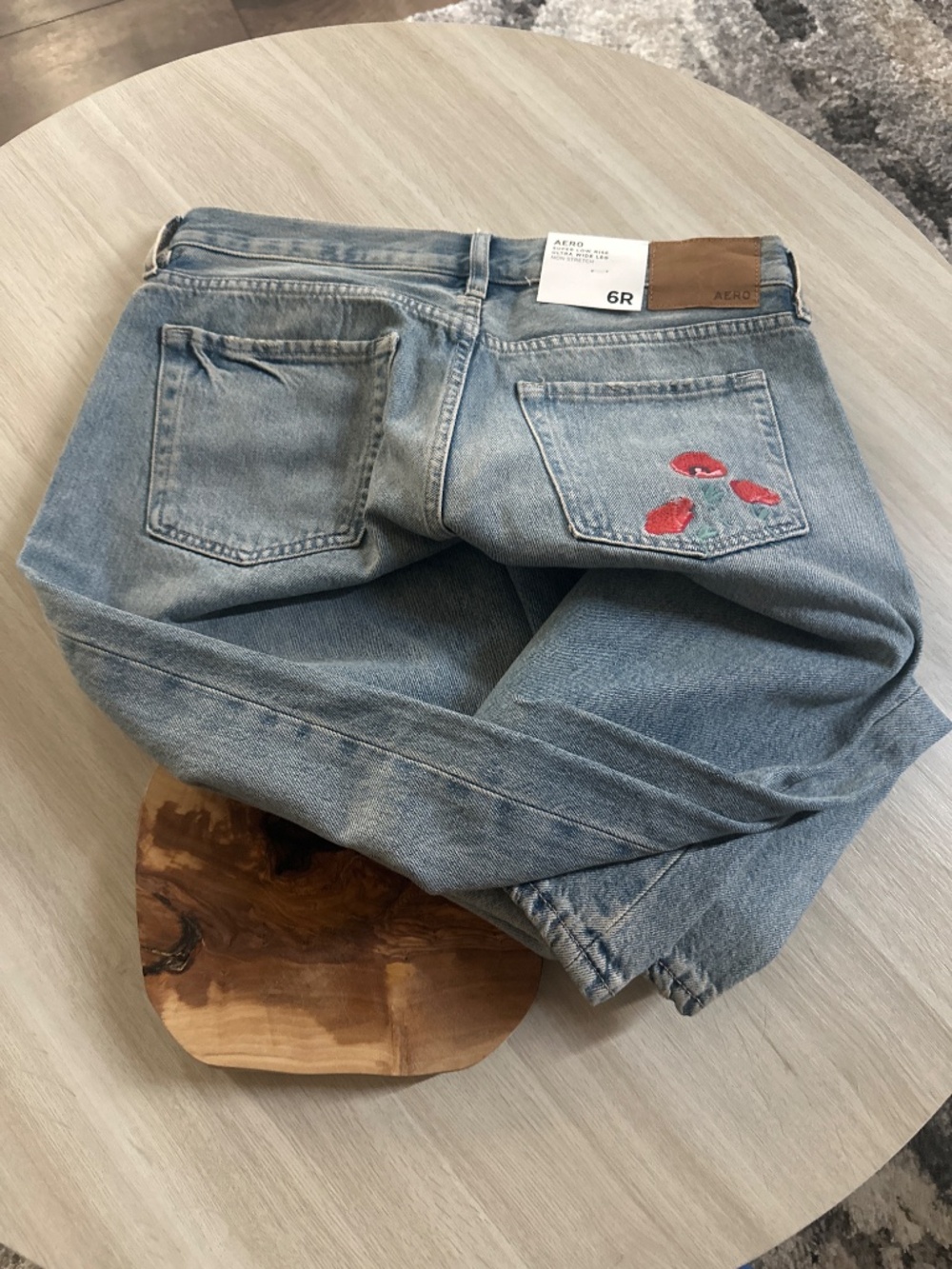 Super Low-Rise Ultra Wide Leg Poppy Jean medium wash - Picture 7 of 7